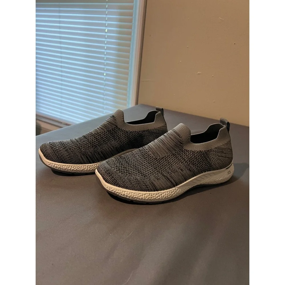 Tommy Bahama‎ Womens Grey Knit Slip On Sneakers Size 9 Walking Shoes